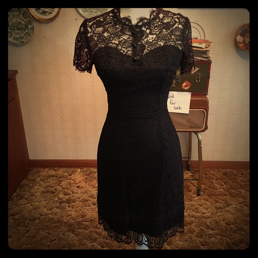 Vintage 1960’s sweetheart neckline cocktail dress